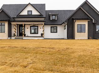 2960 Sunflower Dr, Waukee, IA 50263