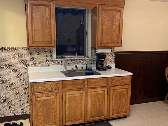 3rd image of 229 E Grand Blvd