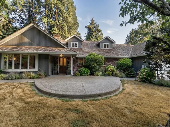 13768 32nd Ave, Surrey, BC V4P 2B8
