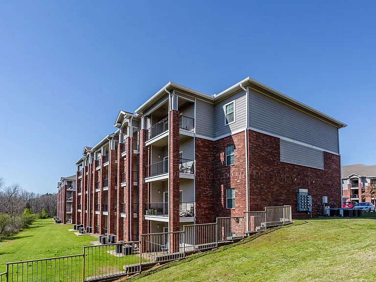 Foothills Apartments — Photo 15