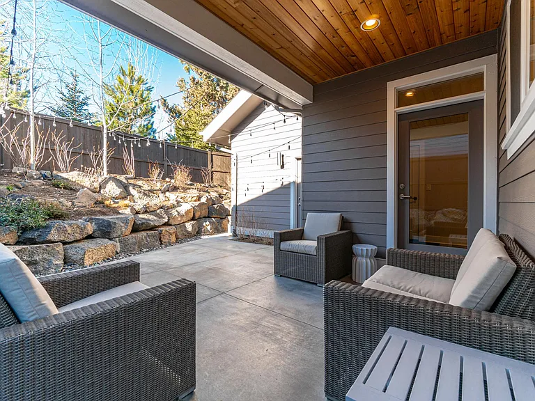 62719 Mehama Dr — Photo 35