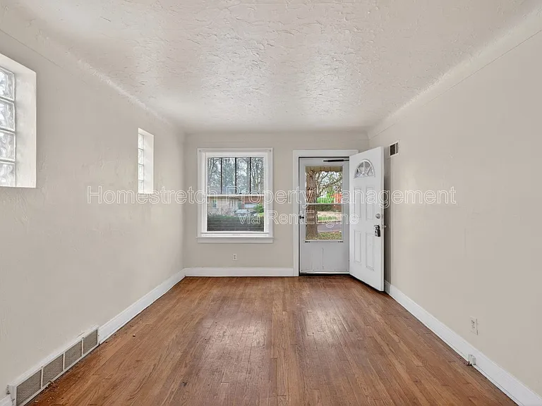 8817 Shady Grove Ave — Photo 4