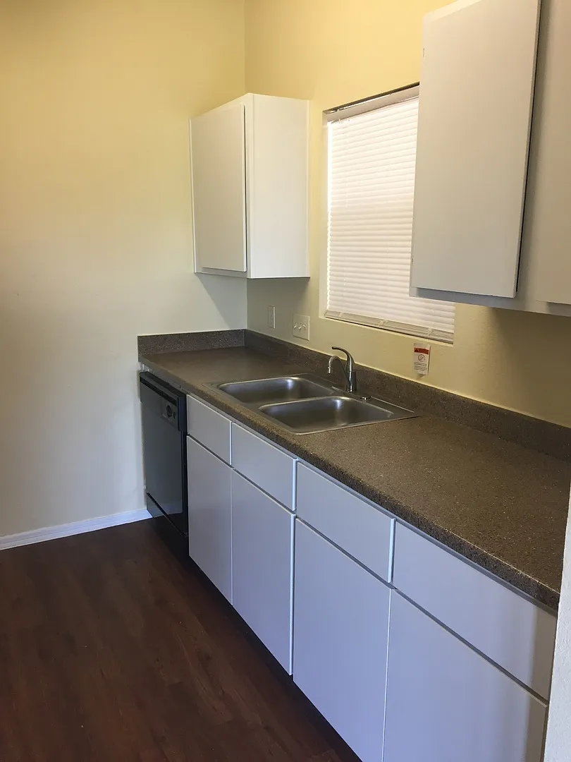 Edgecreek Condo for Lease — Photo 3