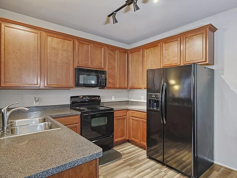 4064 Kyndra Cir — Photo 5