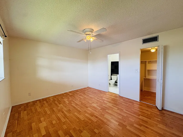8025 Colony Cir S — Photo 6