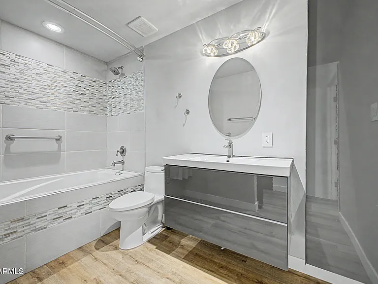 8219 E Valley View Rd — Photo 24