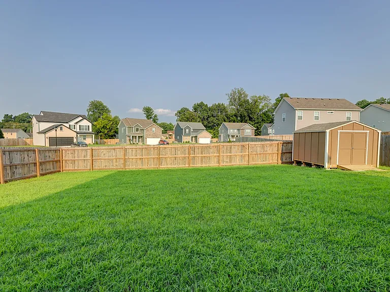 1385 Harmon Ln — Photo 27