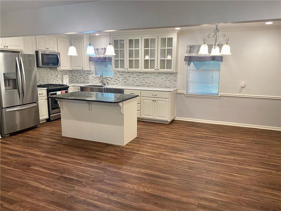 2nd image of 114 Bermuda Rd