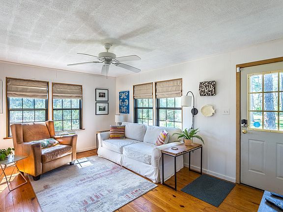 2nd image of 40 Lakeview Dr