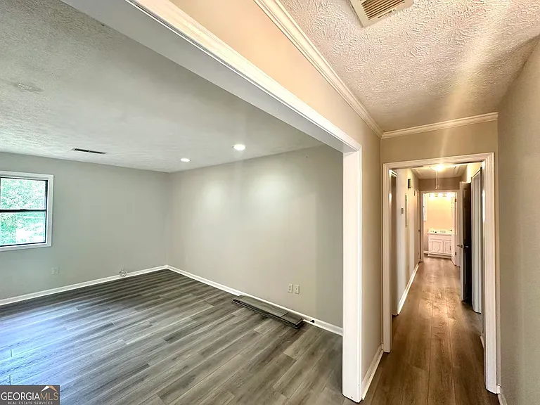100 Lakeview Ln — Photo 7