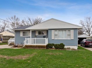 4304 Regal Ave NE, Cedar Rapids, IA 52402