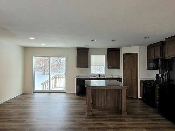5th image of 1585 Ray Blvd #684
