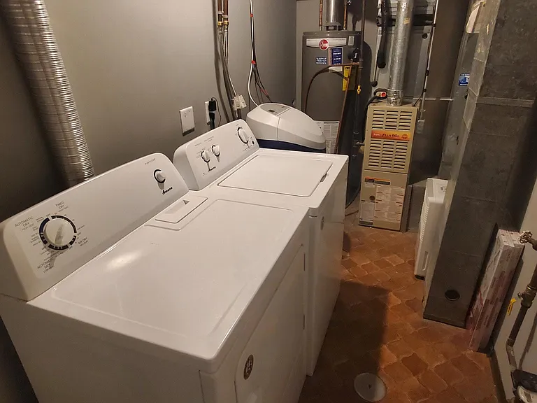 In-house washer/dryer, central air