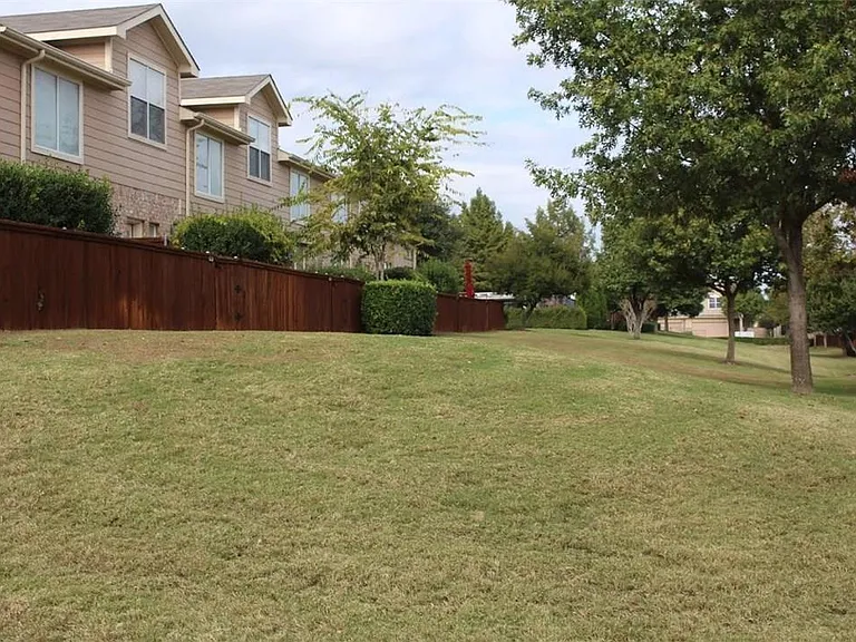 9900 Monastery Dr — Photo 3
