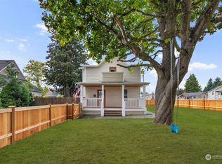 3048 Porter St, Enumclaw, WA 98022