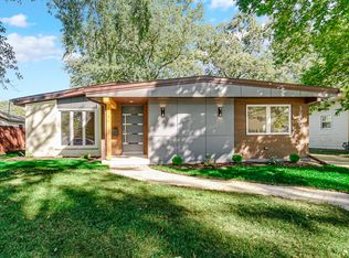 3900 Raven Ln, Rolling Meadows, IL 60008