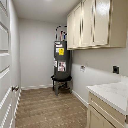 3rd image of 2020 Camellia Ave