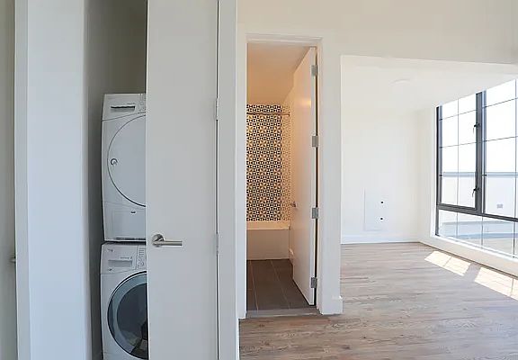 5th image of 486 Lefferts Ave #1