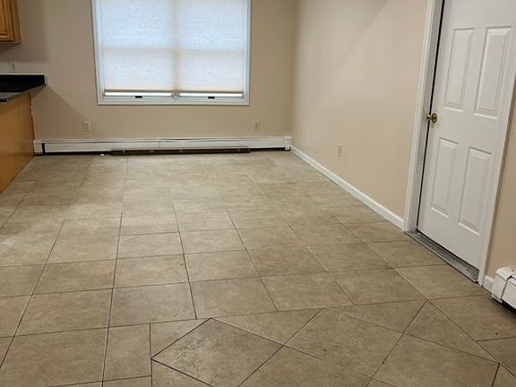 5 - Dining Area