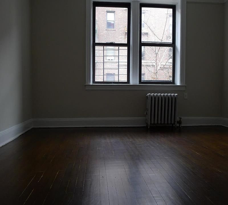 2nd image of 4519 42nd St APT 1E