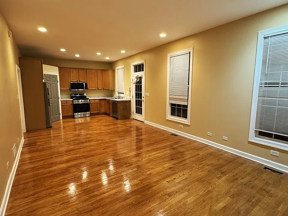 45 W Wilson St #45