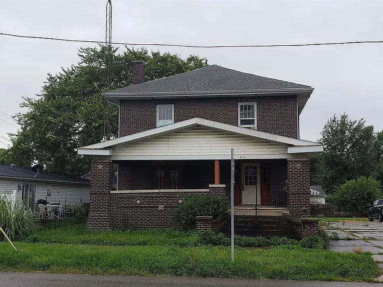 217 E Broadway St — Photo 8