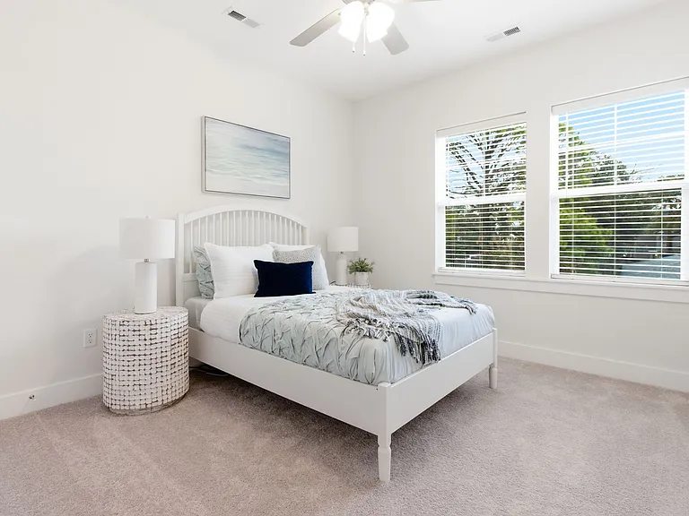 2923 Pretty Lake Ave #A — Photo 30