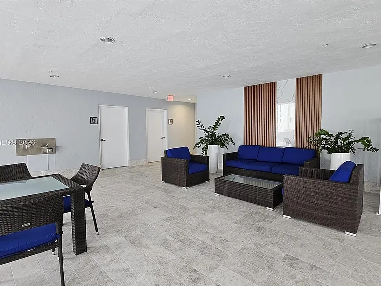 170 SE 14th St #1408 — Photo 28