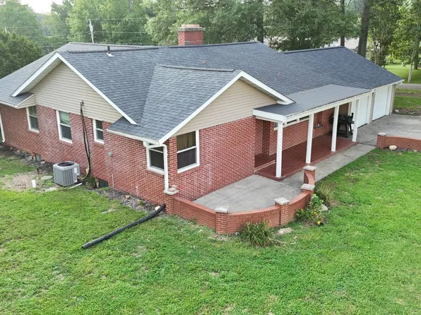 103 Sunrise Dr, Fairfield, IL 62837