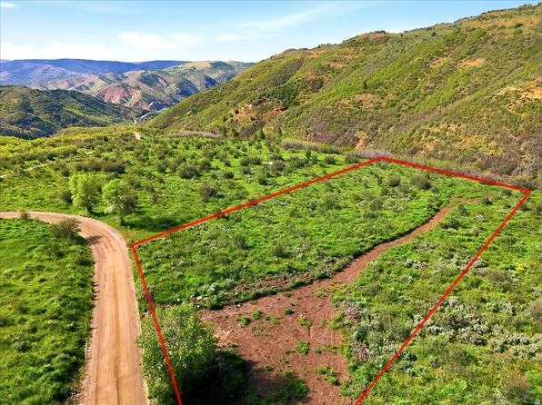946 Mill Rd, Huntsville, UT 84317