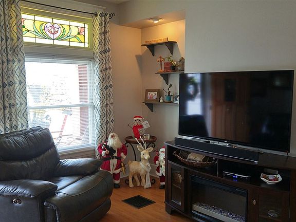 4th image of 943 O Fallon Ave