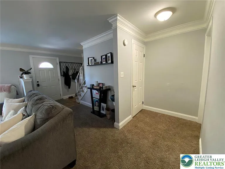 1656 Angela Dr — Photo 5