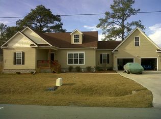 400 Oregon Trl, Hubert, NC 28539
