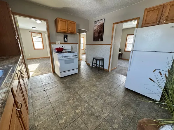 418 Hartman Ave, Waterloo, IA 50701