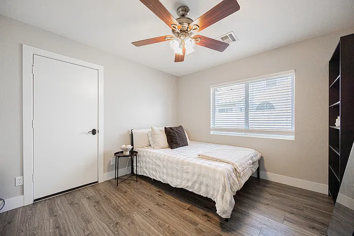 904 S Dolphin Dr — Photo 19