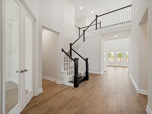 4th image of 1617 Estivella Dr