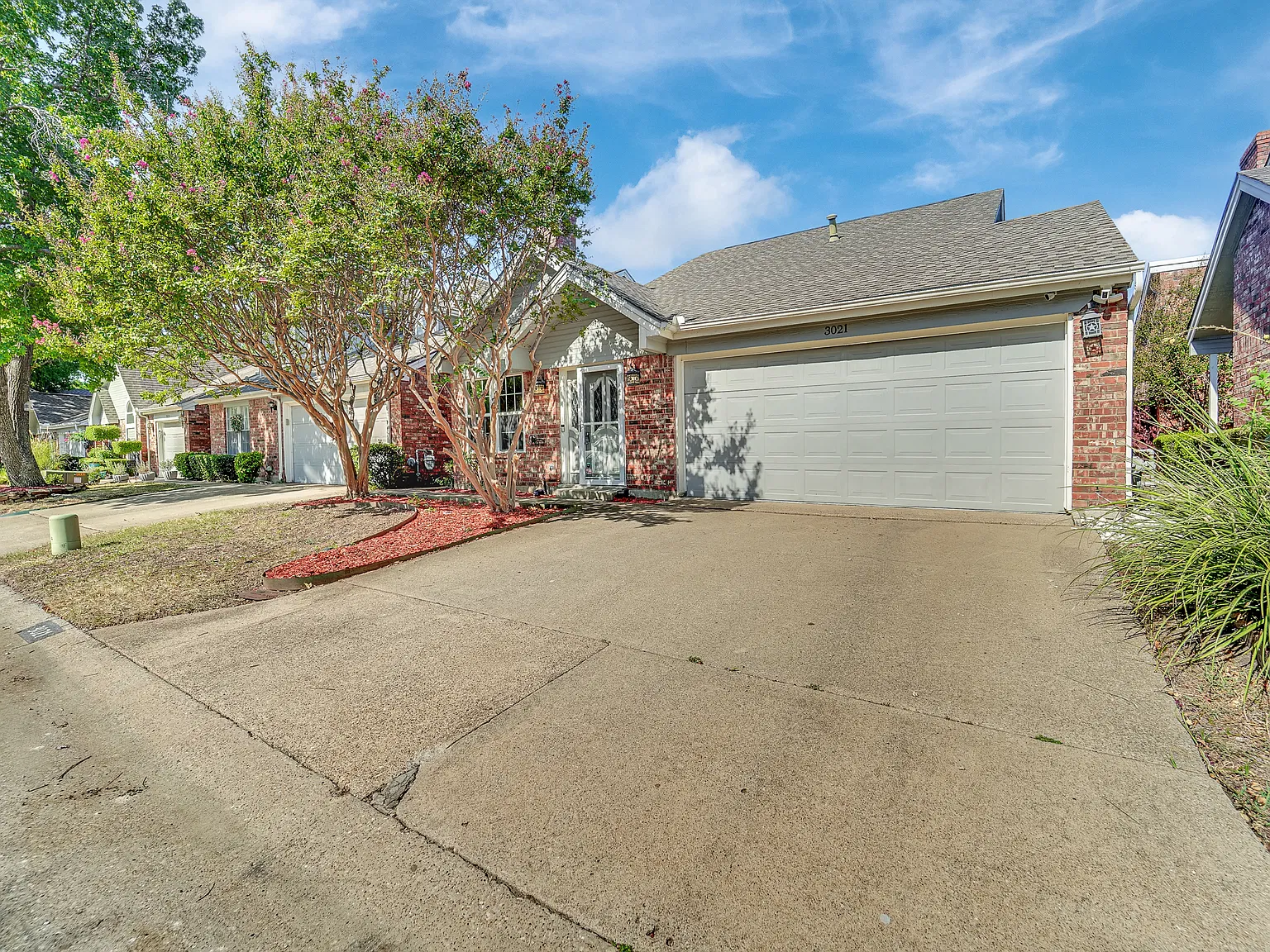 2 bed, 1295 sqft, $2,000 — Photo 3