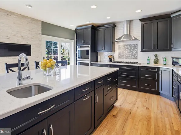 2057 SW Mount Hebron Dr, Ellicott City, MD 21042