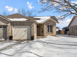 26 Malibu Dr, Leamington, ON N8H 5G5