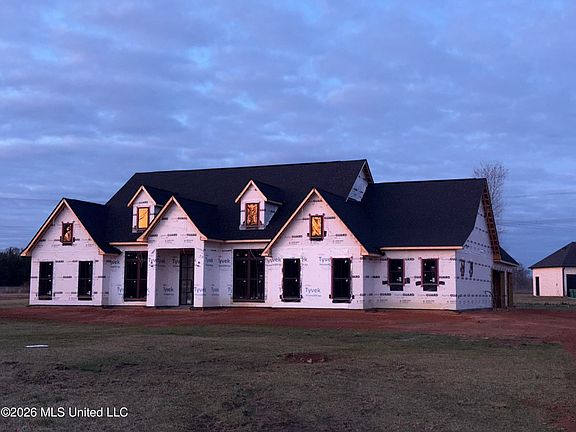 3rd image of 530 N Hill Dr