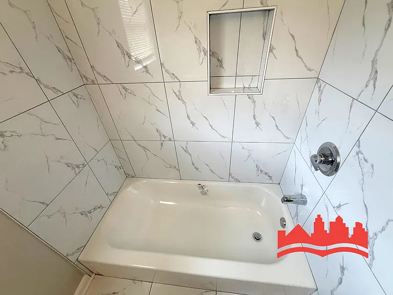 142 Jeanne Dr — Photo 8