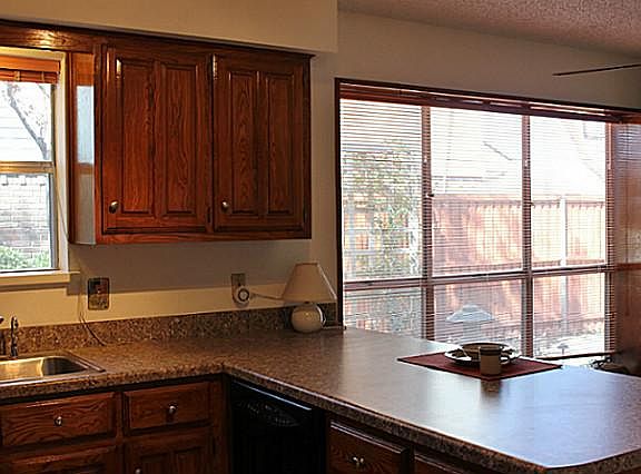 2nd image of 1501 Creekside Dr
