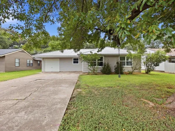 4830 Lawndale Ave, Groves, TX 77619