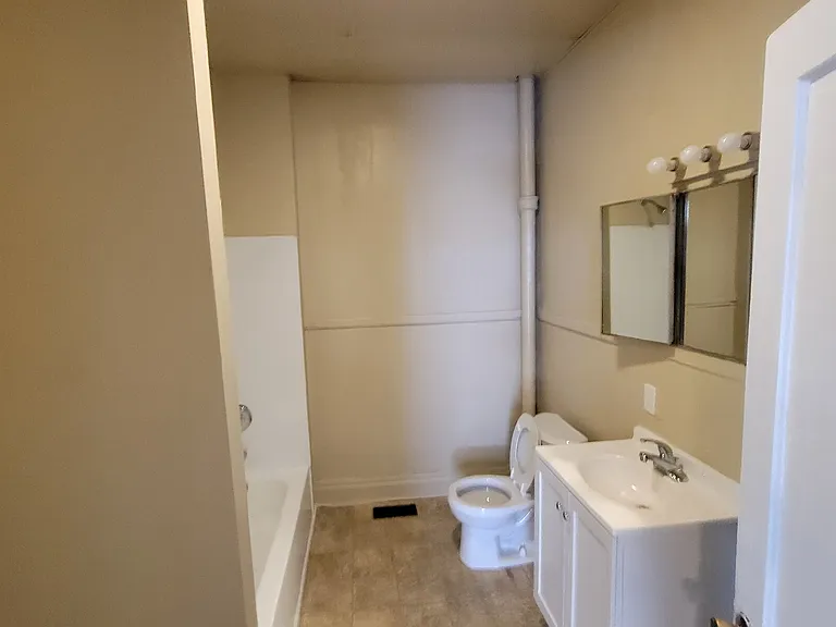 237 Eastern Ave — Photo 9