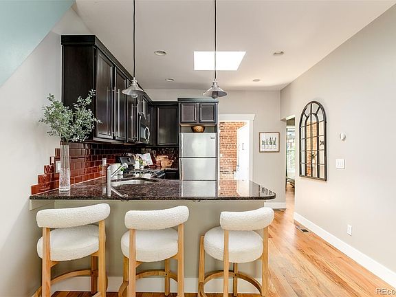 4th image of 916 E 26th Avenue