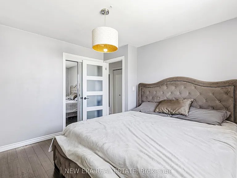 5 Shetland Cres — Photo 17