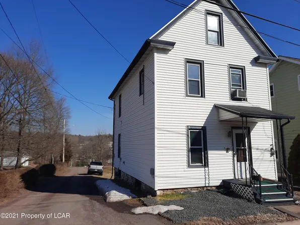 159 Lauderburn Ave, Weatherly, PA 18255