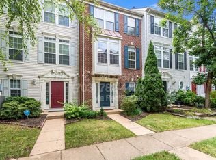 1030 Harrison Cir, Alexandria, VA 22304