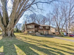 2010 Powhatan St, Falls Church, VA 22043