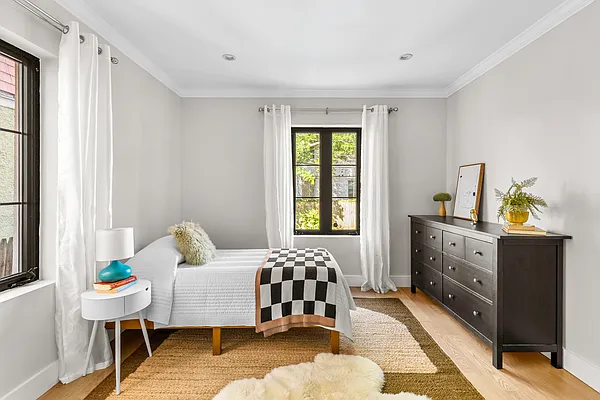Bedroom, photo 1